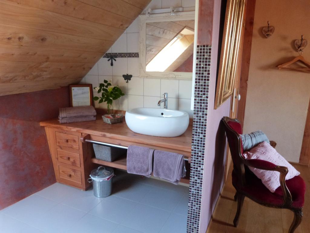 Bed And Breakfast La Fontaine Blanche Melgven Zimmer foto
