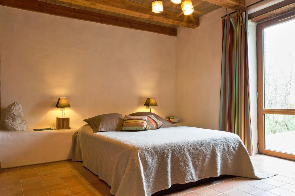 Bed And Breakfast La Fontaine Blanche Melgven Exterior foto